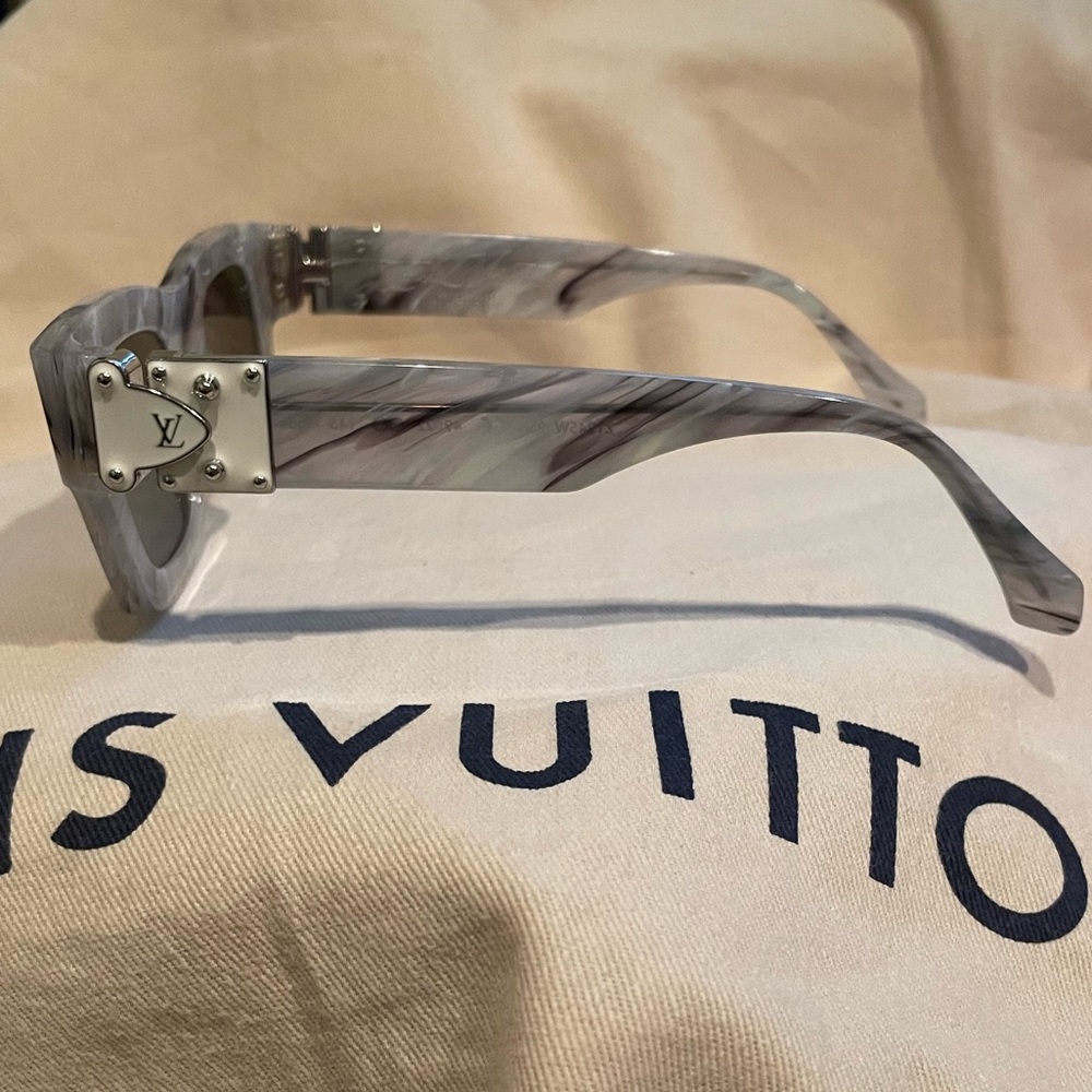 Luis Vuitton “Charleston” Mens Mirrored Sunglasses - Picture 6 of 14